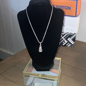 Elegant Sterling silver Celtic Pendant